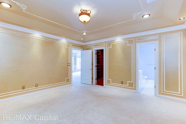 Building Photo - 3 br, 2.5 bath House - QUEEN BISHOP LANE, ...