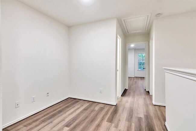 Building Photo - 131 Gallery Cove Ct