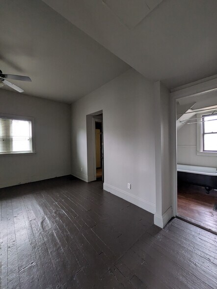 Building Photo - 878 Prospect Ave