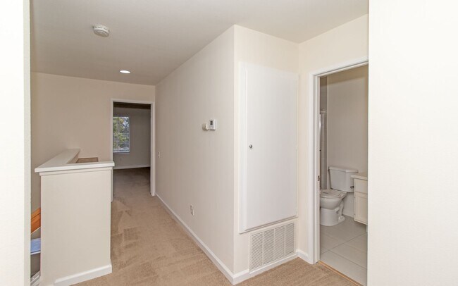 Building Photo - Home in the Community of Del Mar Highlands!