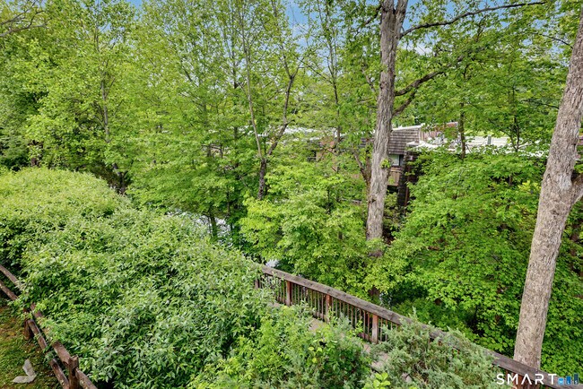 Building Photo - 172 Gillies Ln