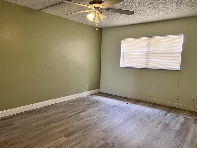 Building Photo - 8810 W McNab Rd