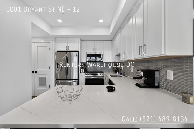 Building Photo - 1001 Bryant St NE
