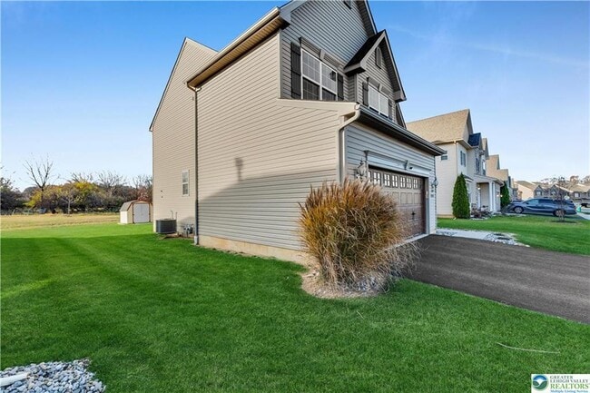 Building Photo - 4247 Beech Dr