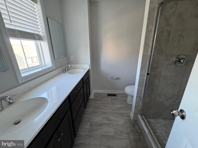 Building Photo - 3088 Egreton Rd