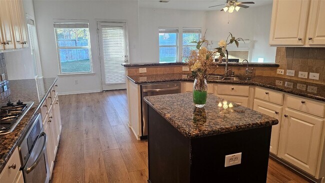 Building Photo - 9407 Herons Grove Ln