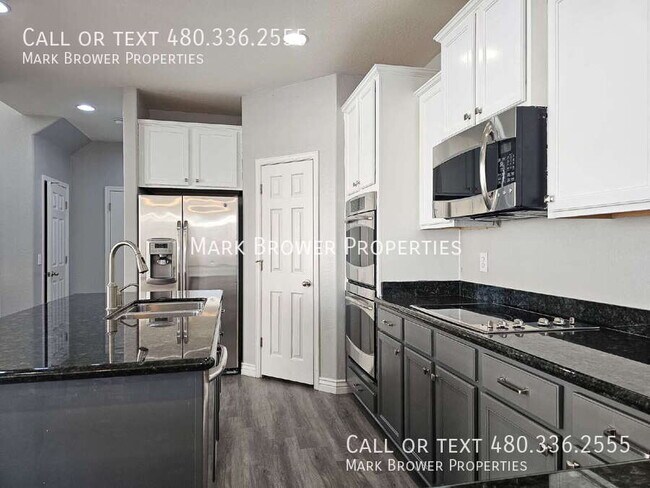 Building Photo - 8964 W Northview Ave