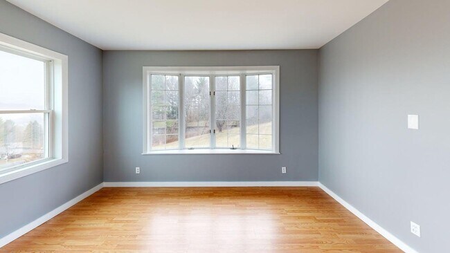 Building Photo - Beautifully maintained single-level ranch home in South Barre