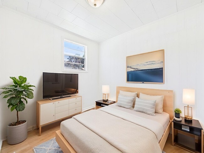 Building Photo - AFFORDABLE DUPLEX IN RAYNE!