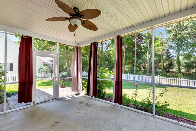 Building Photo - Home in Seaside Farms