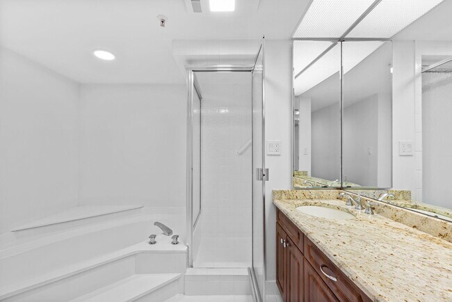 Building Photo - 3440 S Ocean Blvd