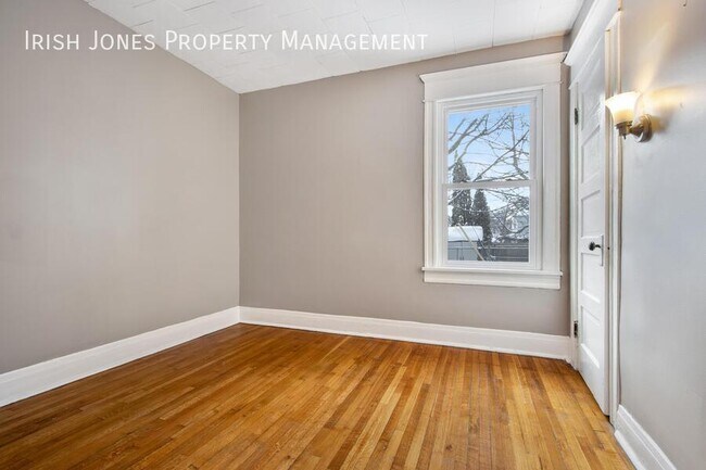 Building Photo - 324 West Ave