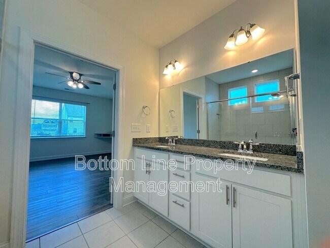 Building Photo - 4487 Fls Lk Dr S W