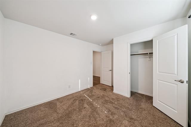 Building Photo - 809 Farmstead Wy