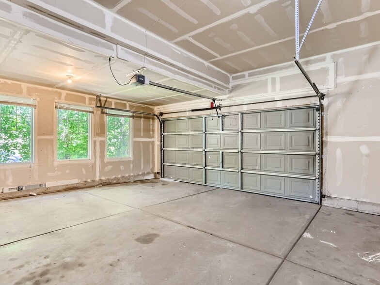 Building Photo - 20046 E Lasalle Dr