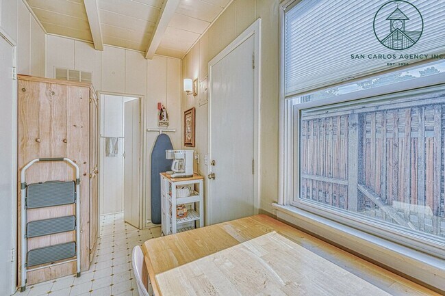 Building Photo - Charming Furnished Two Bedroom Cottage in Carmel-by-the-Sea