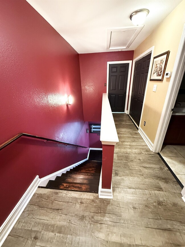 Building Photo - 1508 Crescent Hills Dr