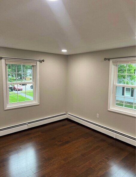 Building Photo - 37 Alice Dr