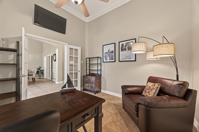 Building Photo - 171 E Lansdowne Cir