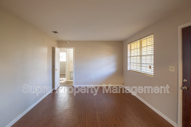 Building Photo - 1059 Glynlea Rd