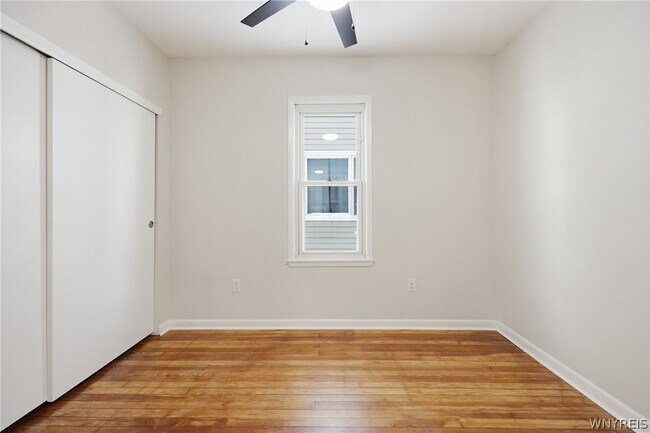 Building Photo - 36 Krakow St