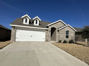 Building Photo - 3404 Tahiti