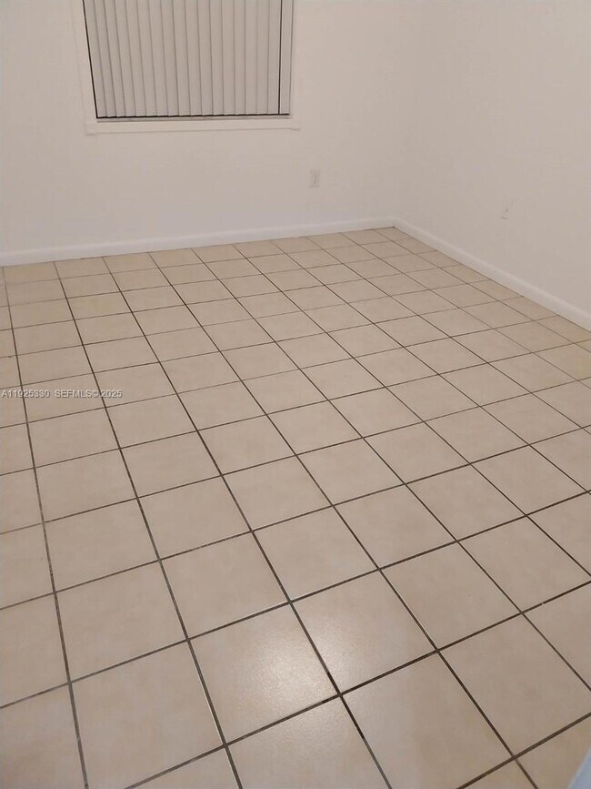 Building Photo - 17255 SW 95th Ave