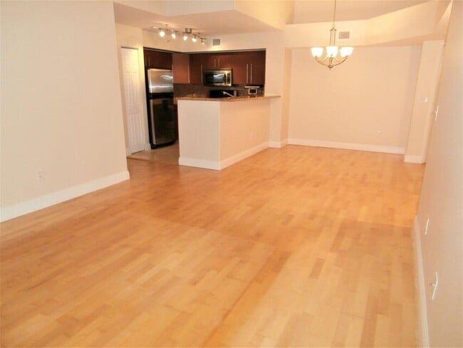 Building Photo - 120 Yacht Club Way