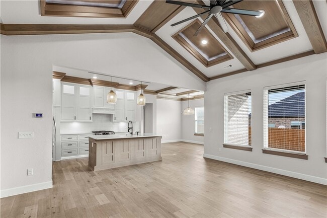 Building Photo - 701 Bronco St