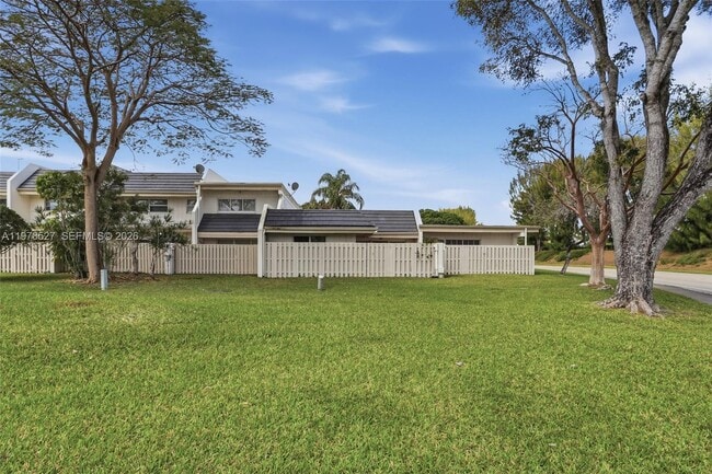 Building Photo - 8105 SW 81st Ct