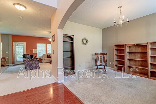 Building Photo - 8 Reid Valley Ct