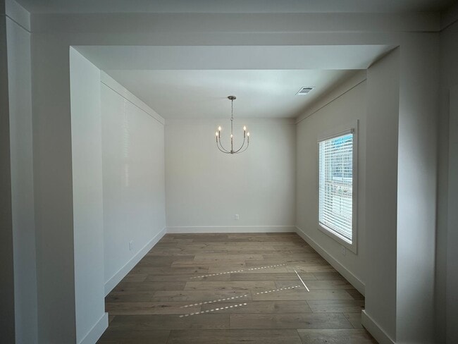Building Photo - Brand New Townhome off Wire Rd, Close to Vet School and City Soccer Complex