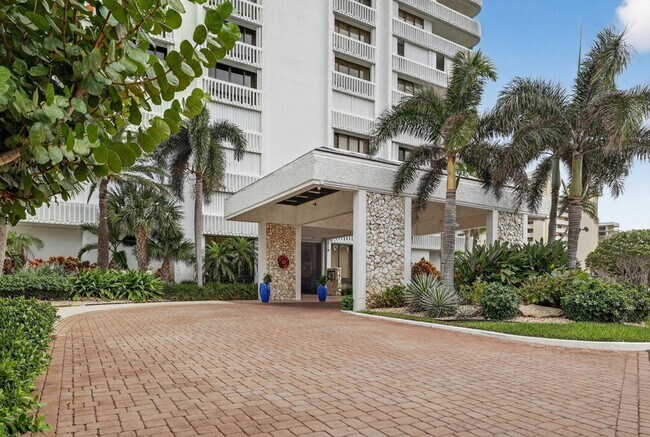 Building Photo - 9960 S Ocean Dr