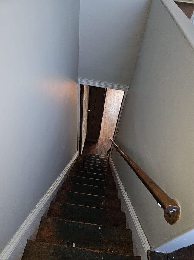 Building Photo - Coming Soon - 5 Bedroom Pet Friendly House in Lancaster!