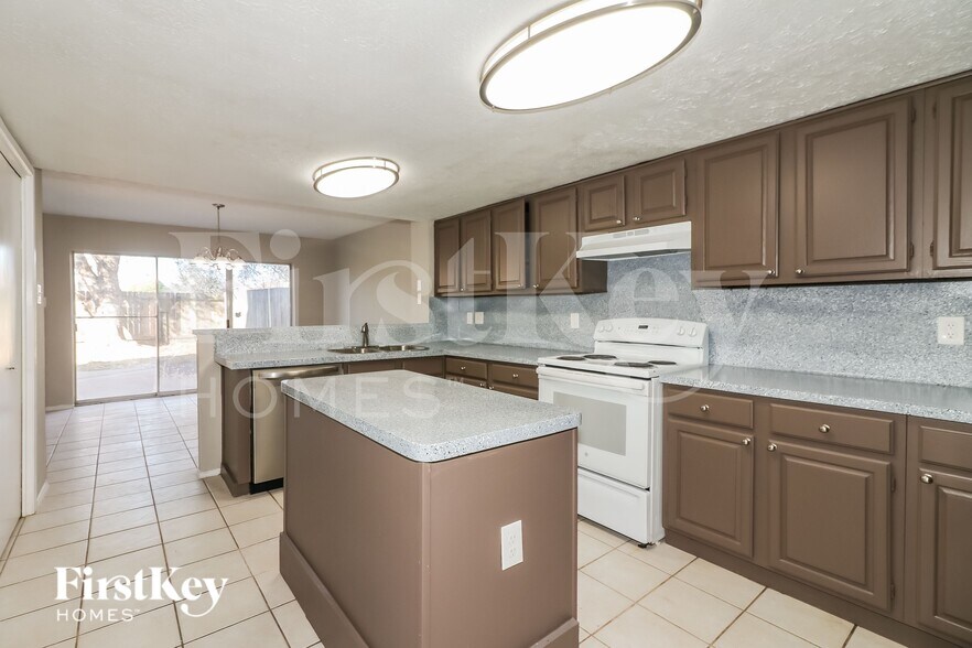 Building Photo - 9310 Westacre Pl