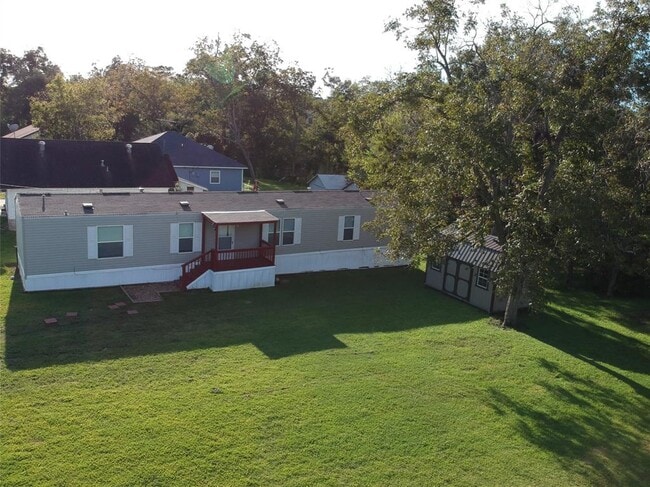 Primary Photo - 215 Live Oak St
