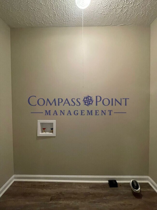 Building Photo - Newly Renovated Just For You!