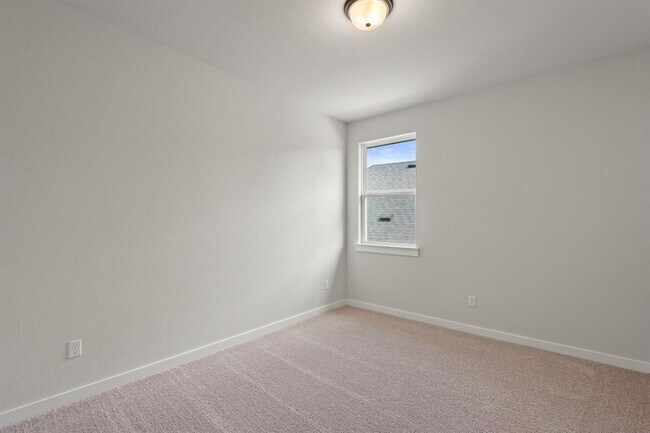 Building Photo - 144 Granit Oak Dr