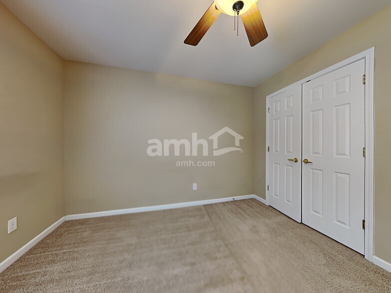 Building Photo - 118 Greenway St