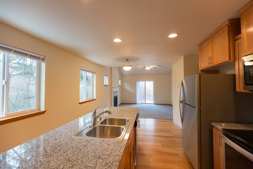 Building Photo - 4352 Sumac Ln