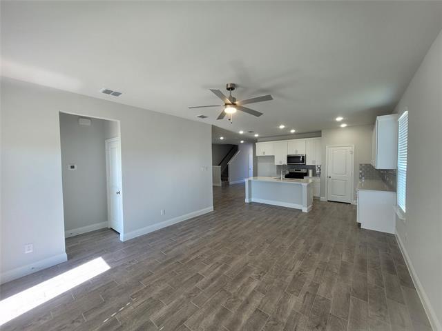 Building Photo - 2302 Doe Br Ln