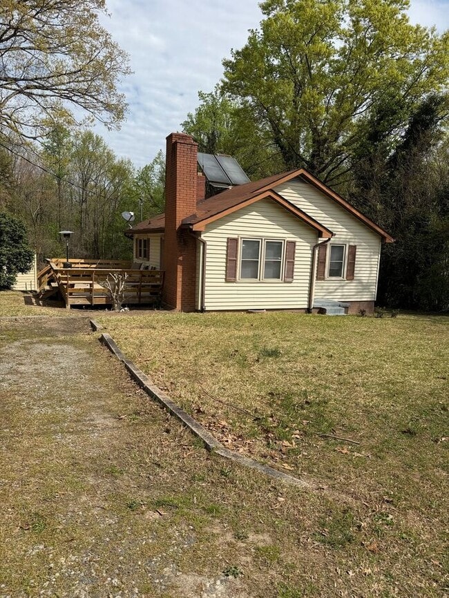 Building Photo - 3002 Cemetery Dr