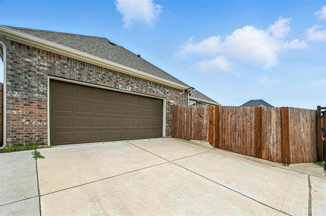 Building Photo - 13923 Hopewell Dr