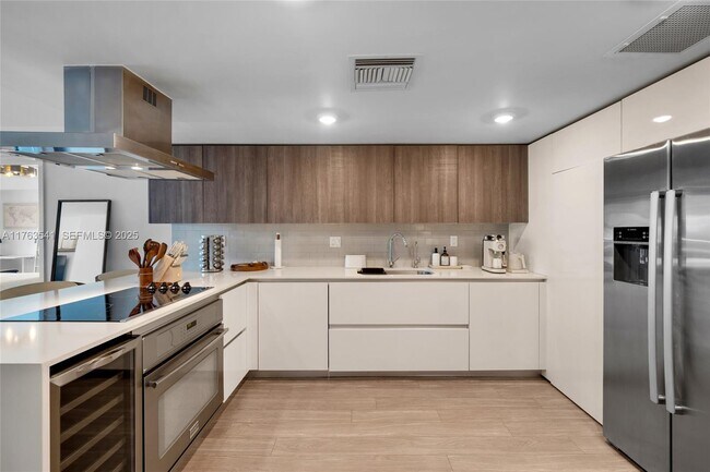 Building Photo - 1025 92nd St