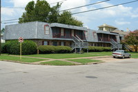 Building Photo - The Oaks at McFaddin