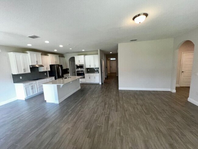 Building Photo - SPECTACULAR MODERN HOME!!Relaxing water views from the back of this beautiful home- MOVE IN Septe...