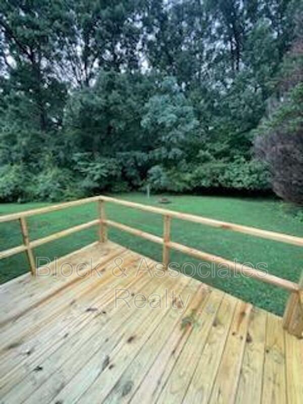 Building Photo - 200 W Bailey St