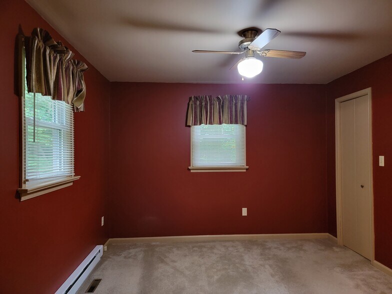 Building Photo - 1331 Woodland Cir