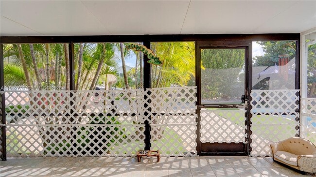 Building Photo - 150 Azalea St