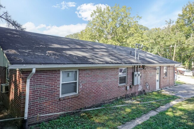 Building Photo - Move in Ready Two Bedroom Home!